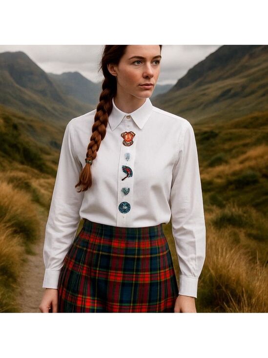 Tops - 90s COTTON WHITE BLOUSE W COLORFUL SCOTTISH THEME APPLIQUES SHORT BISHOP SLEEVES